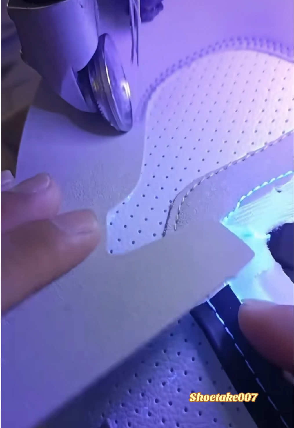 @SHOETAKE