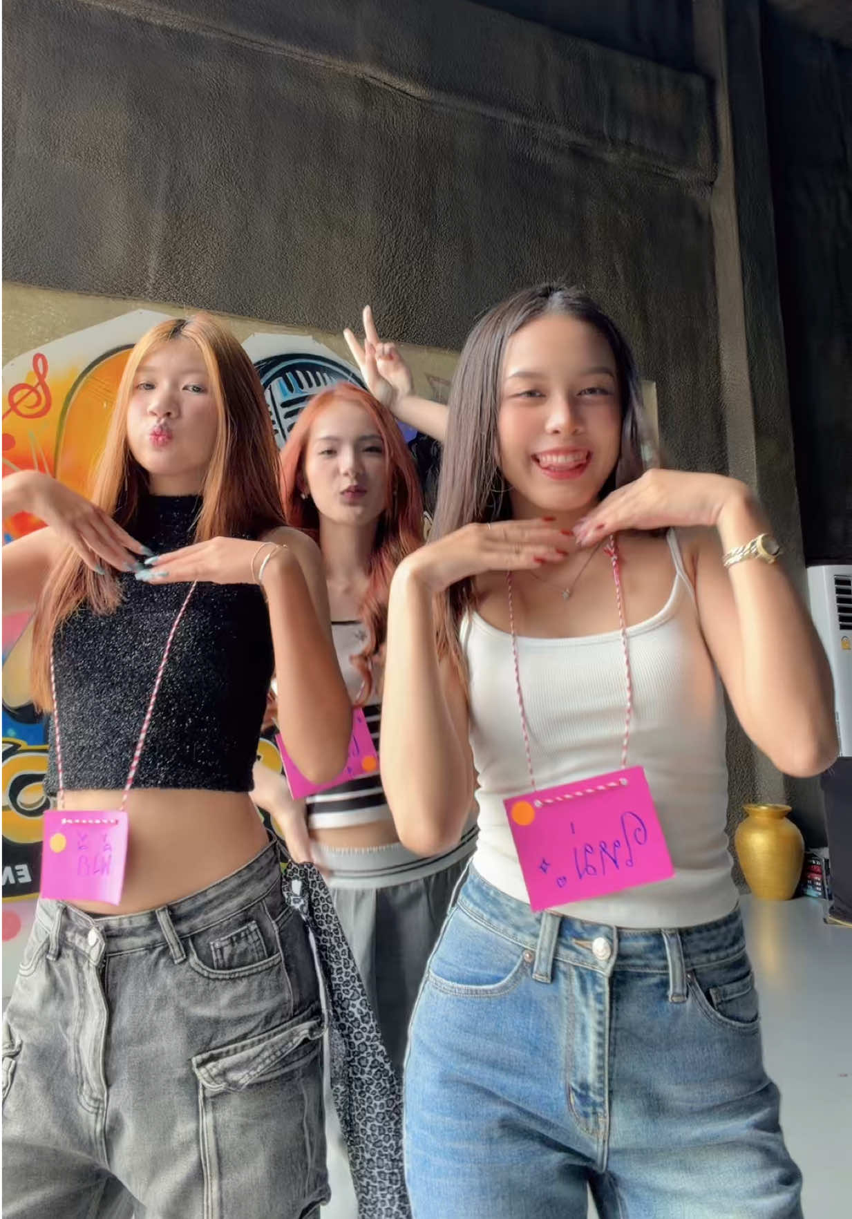 @ใหม่ ไหทองคำ