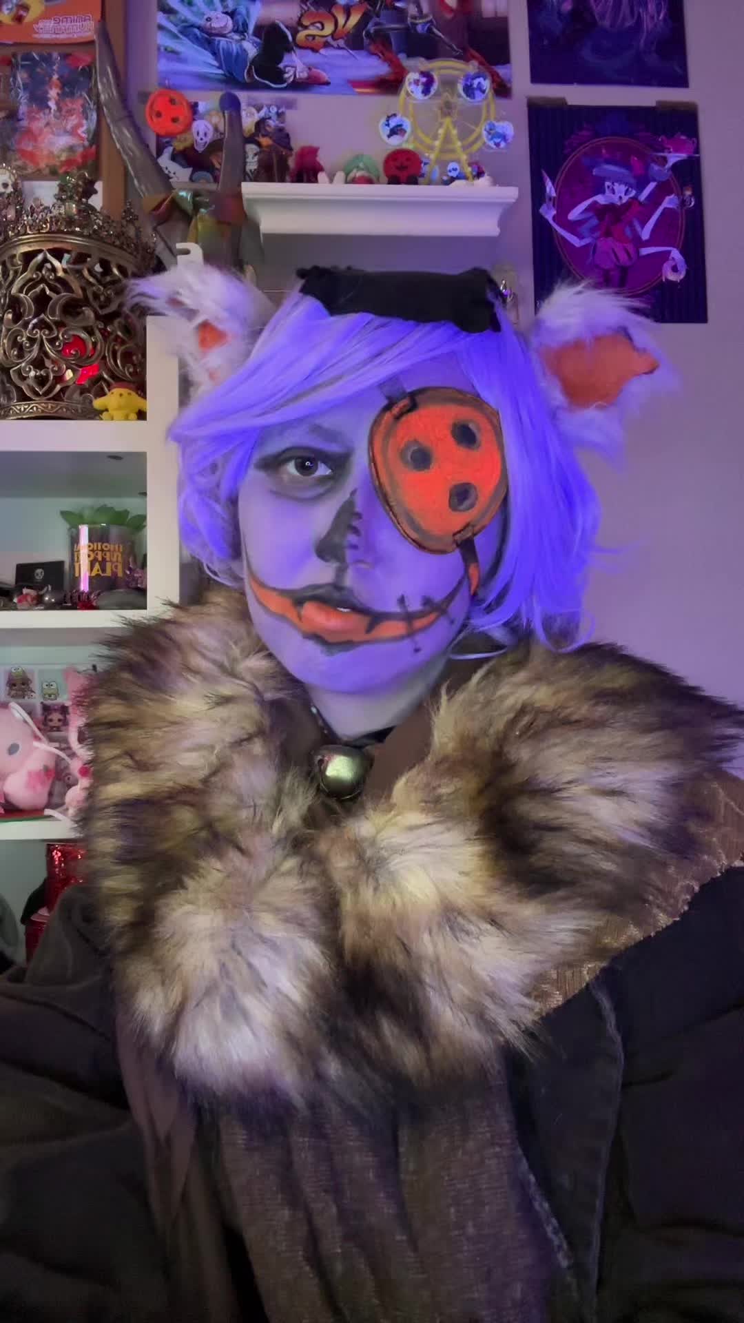 @caretcosplays