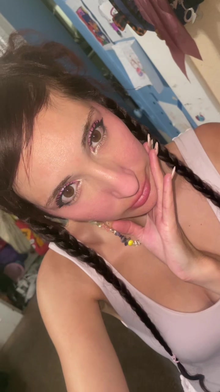 @Hi-its-Alexis