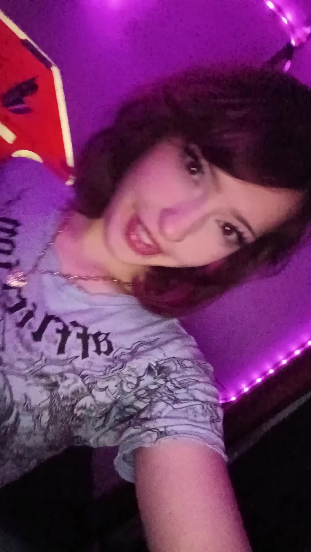 @whosthisdeva!