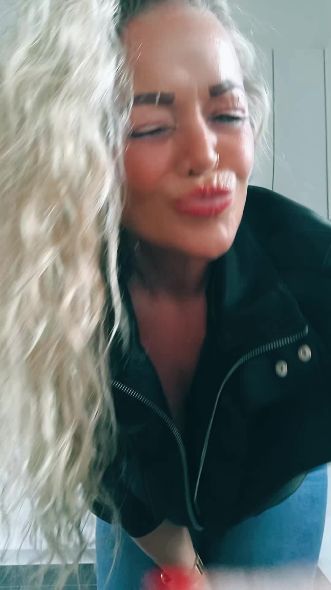 @🎶🇩🇪Janine 🇩🇪🎧