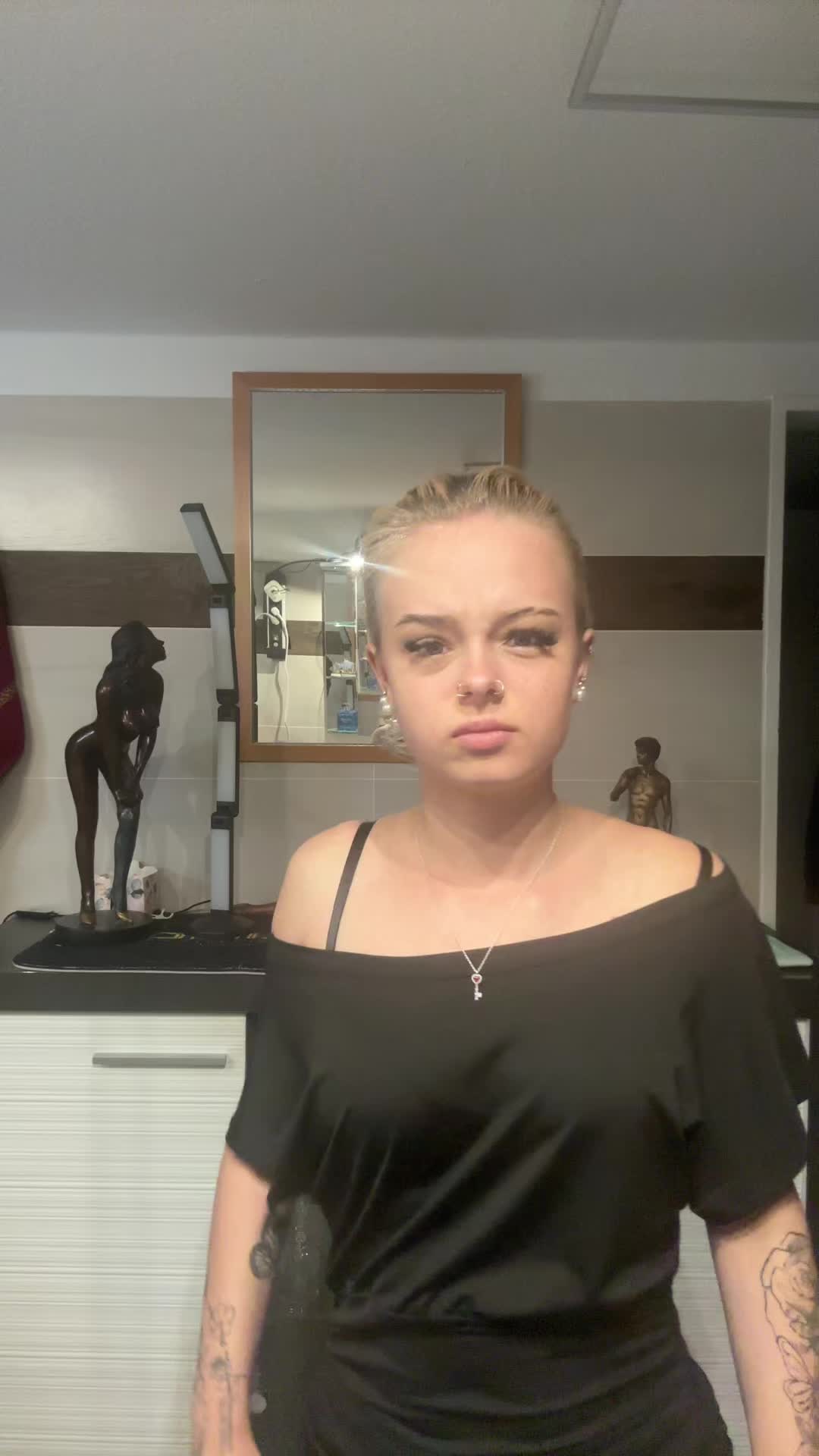 @itscelina_offical