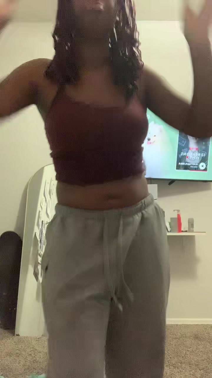 @•^•