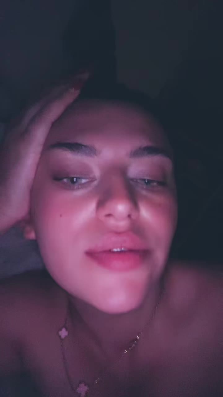 @MiraBks