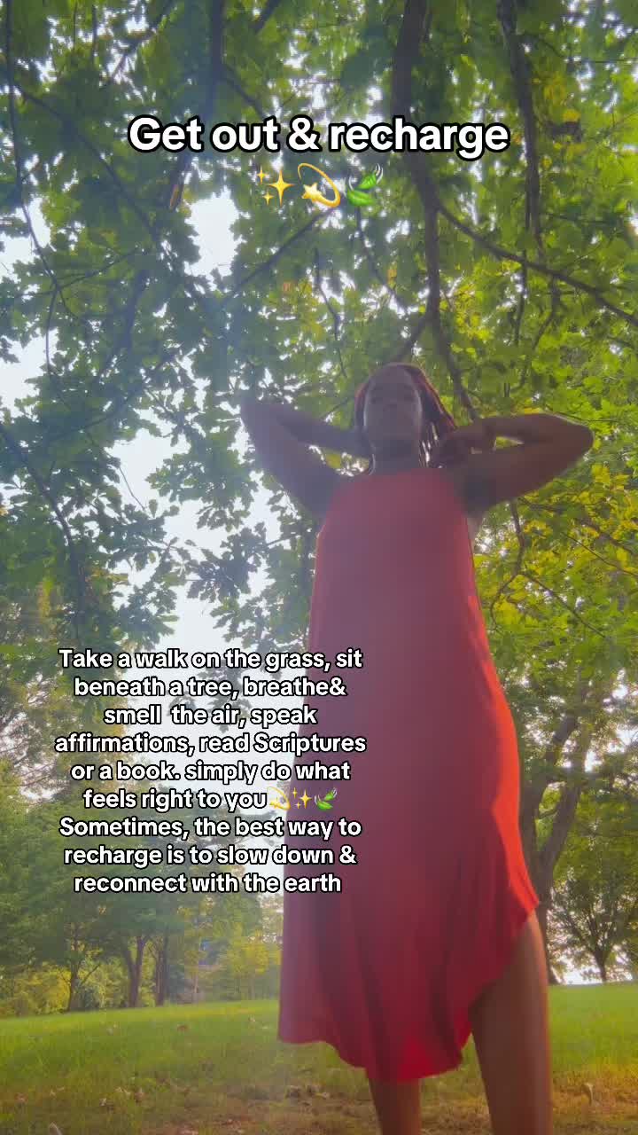 @deedivinegoddess