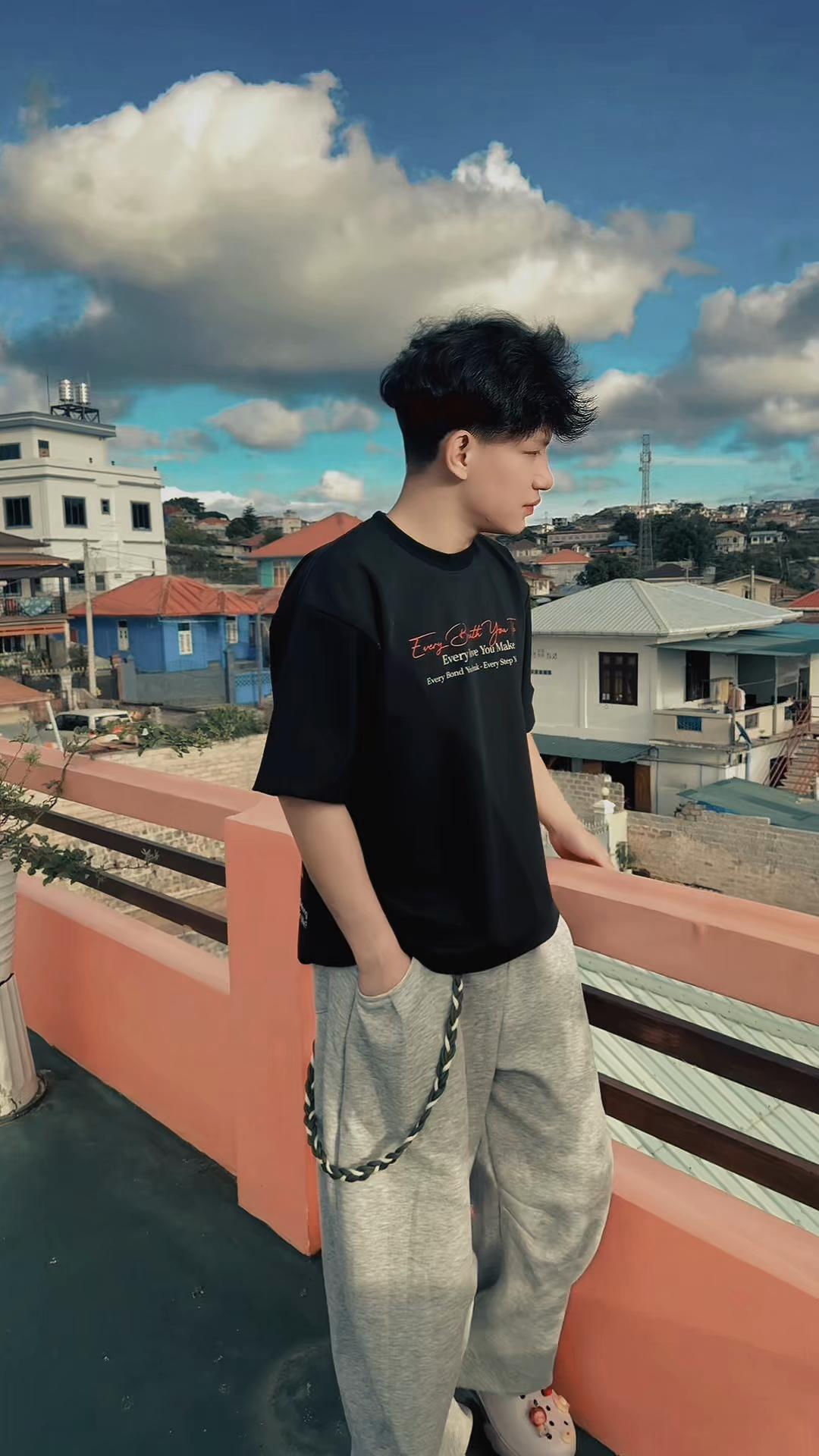 @Aung Aung🍀W☘️