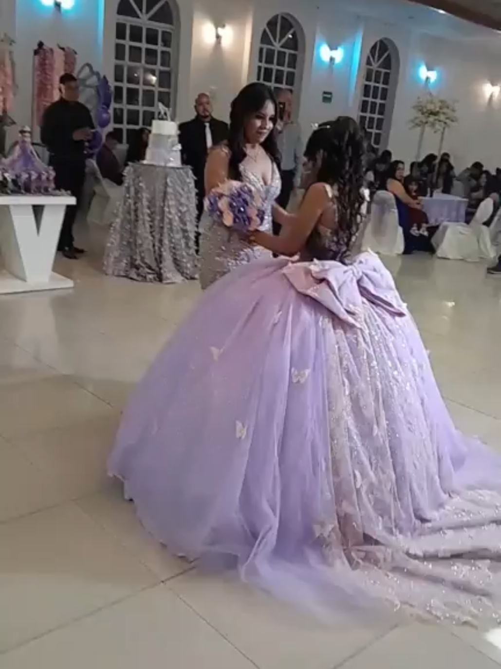 @Anahi