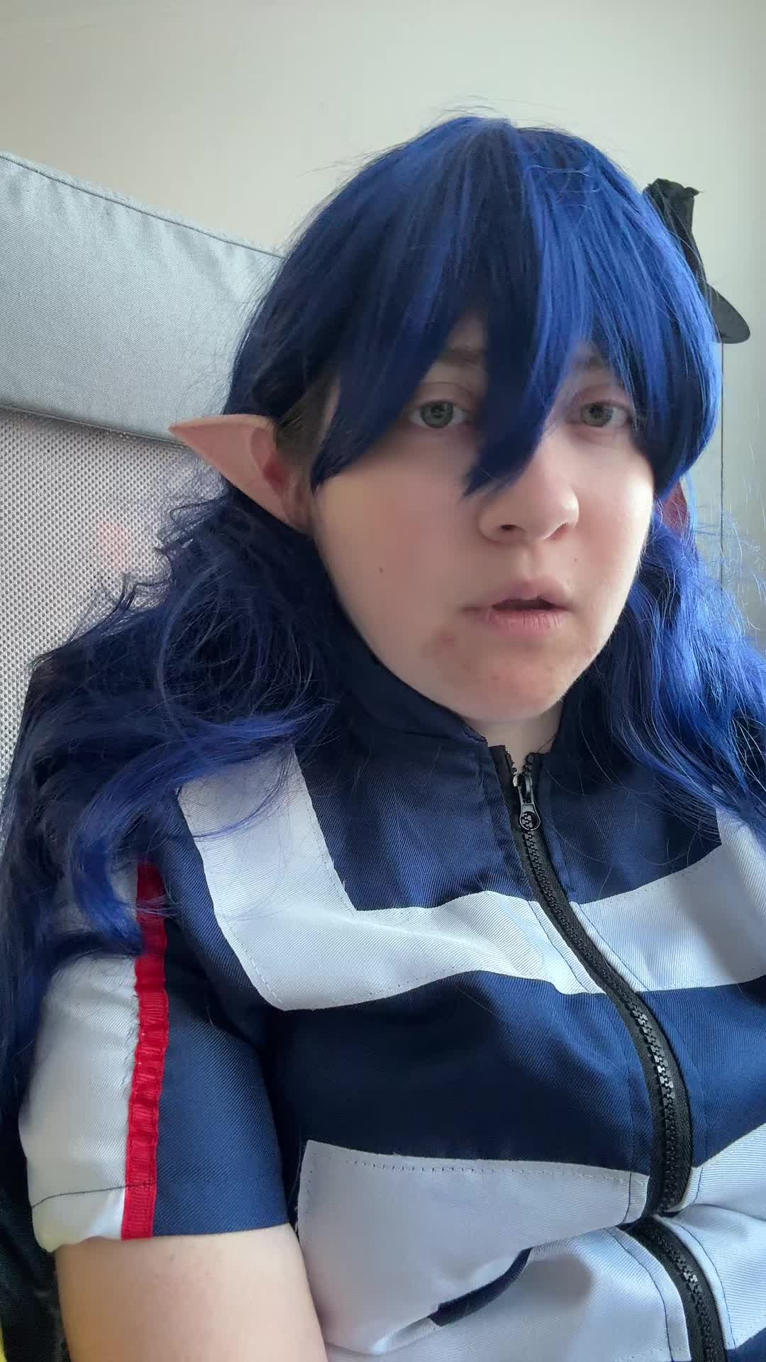 @Betül (🔵🔥)