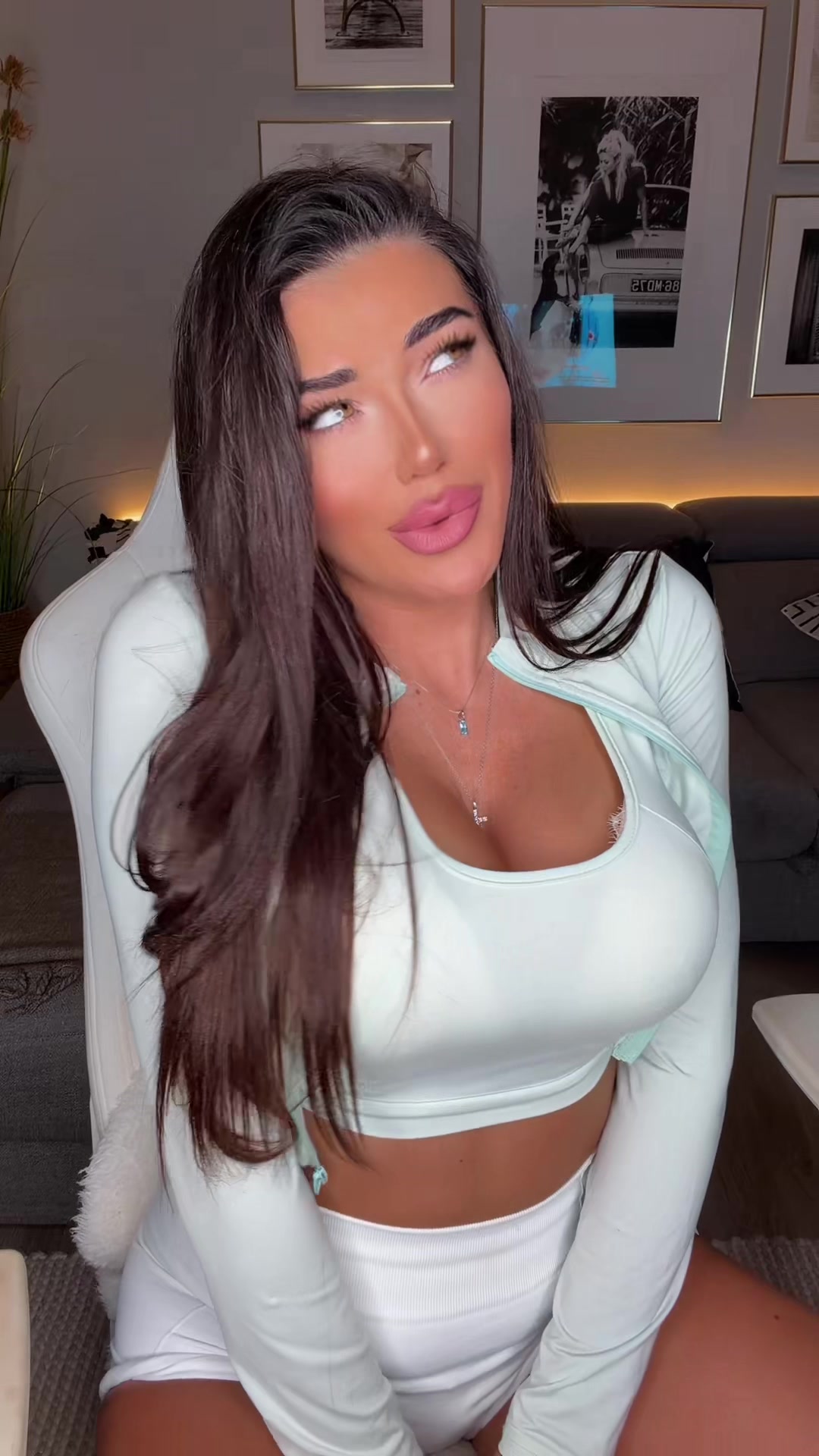 @Valentina