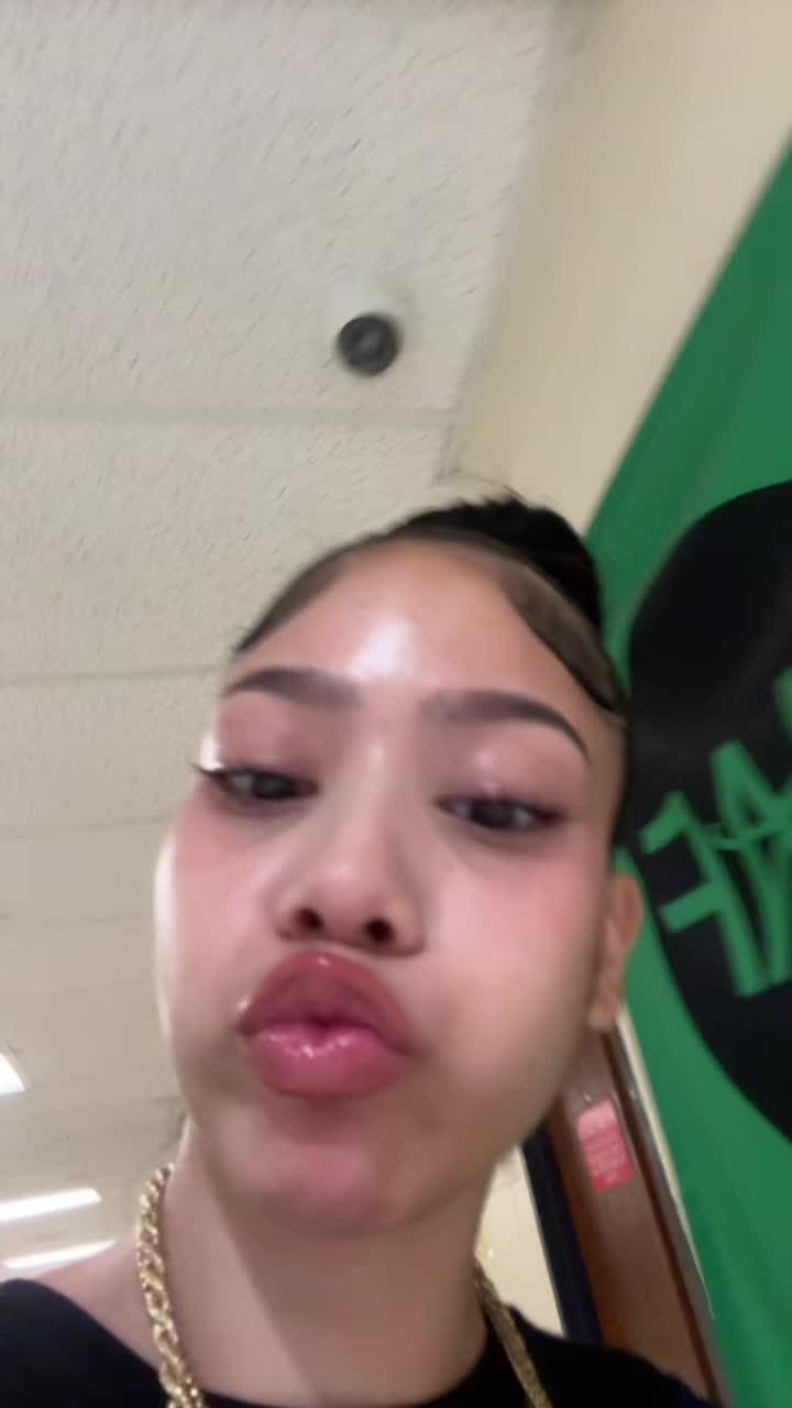@Plsscrollifykme