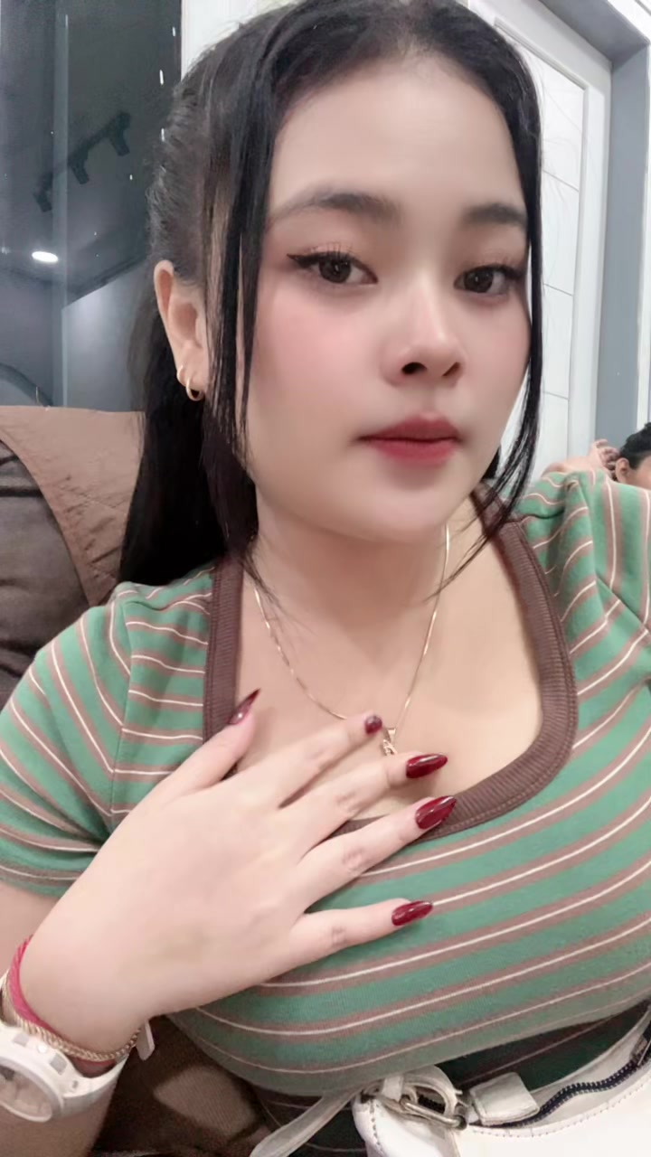 @Anggunamelya27