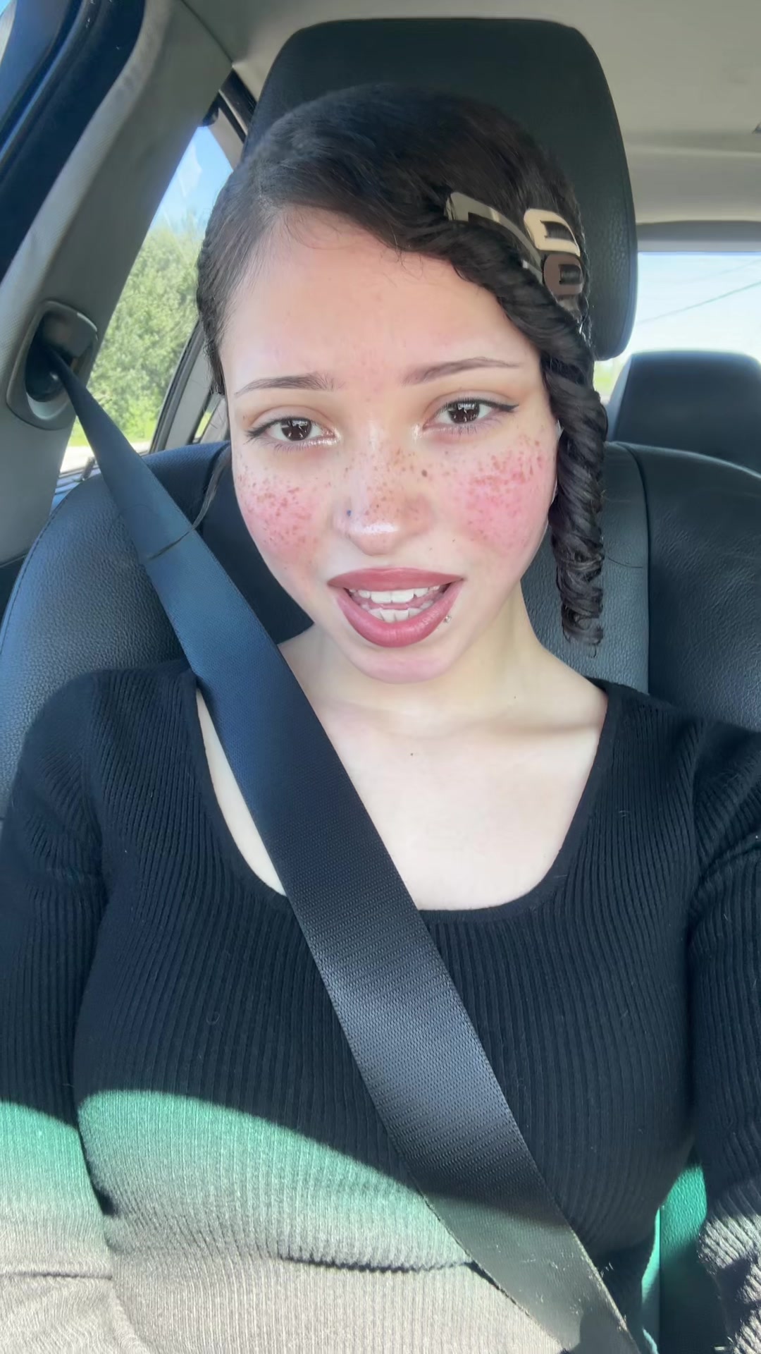 @Jneee