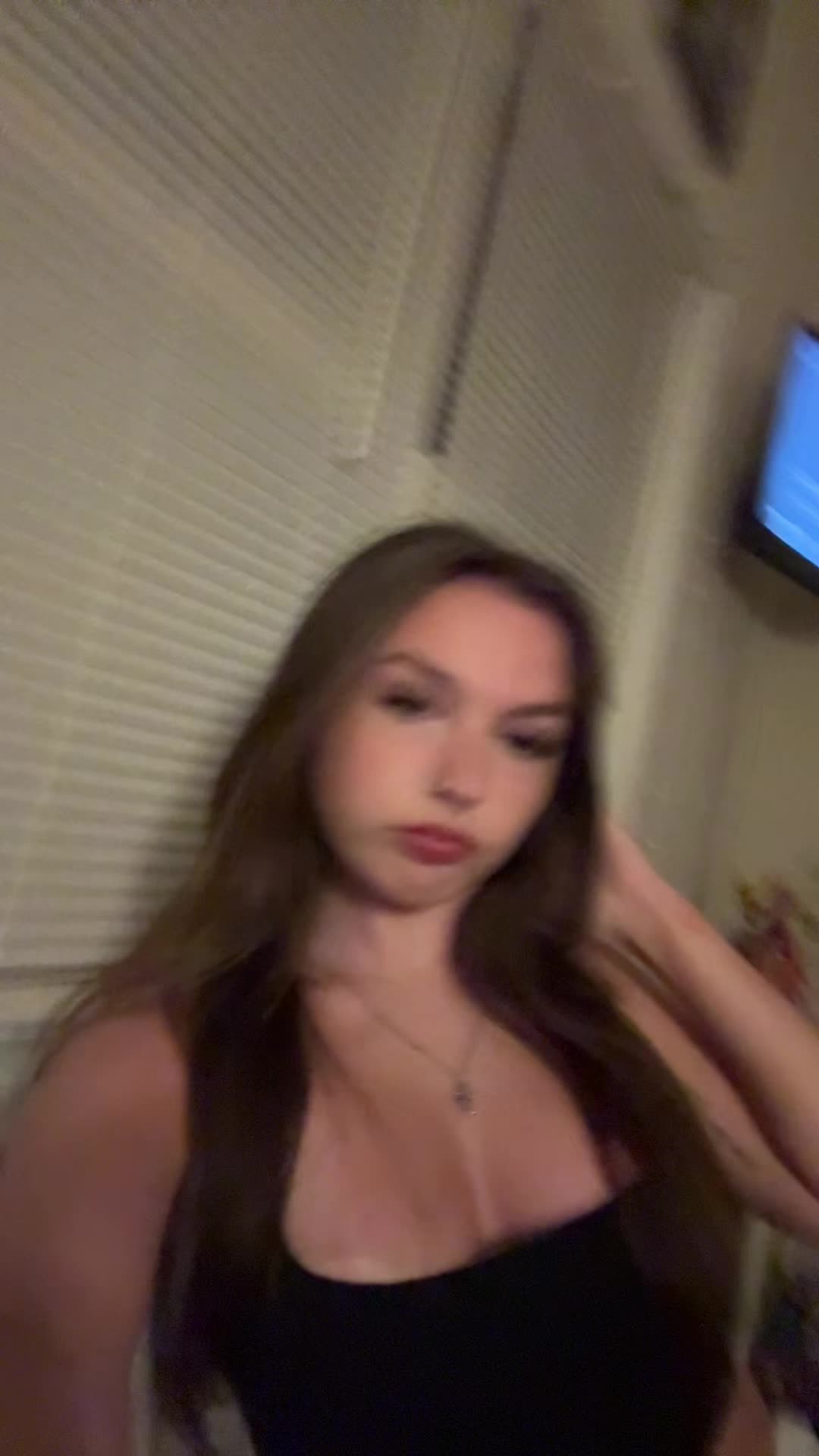 @Ella