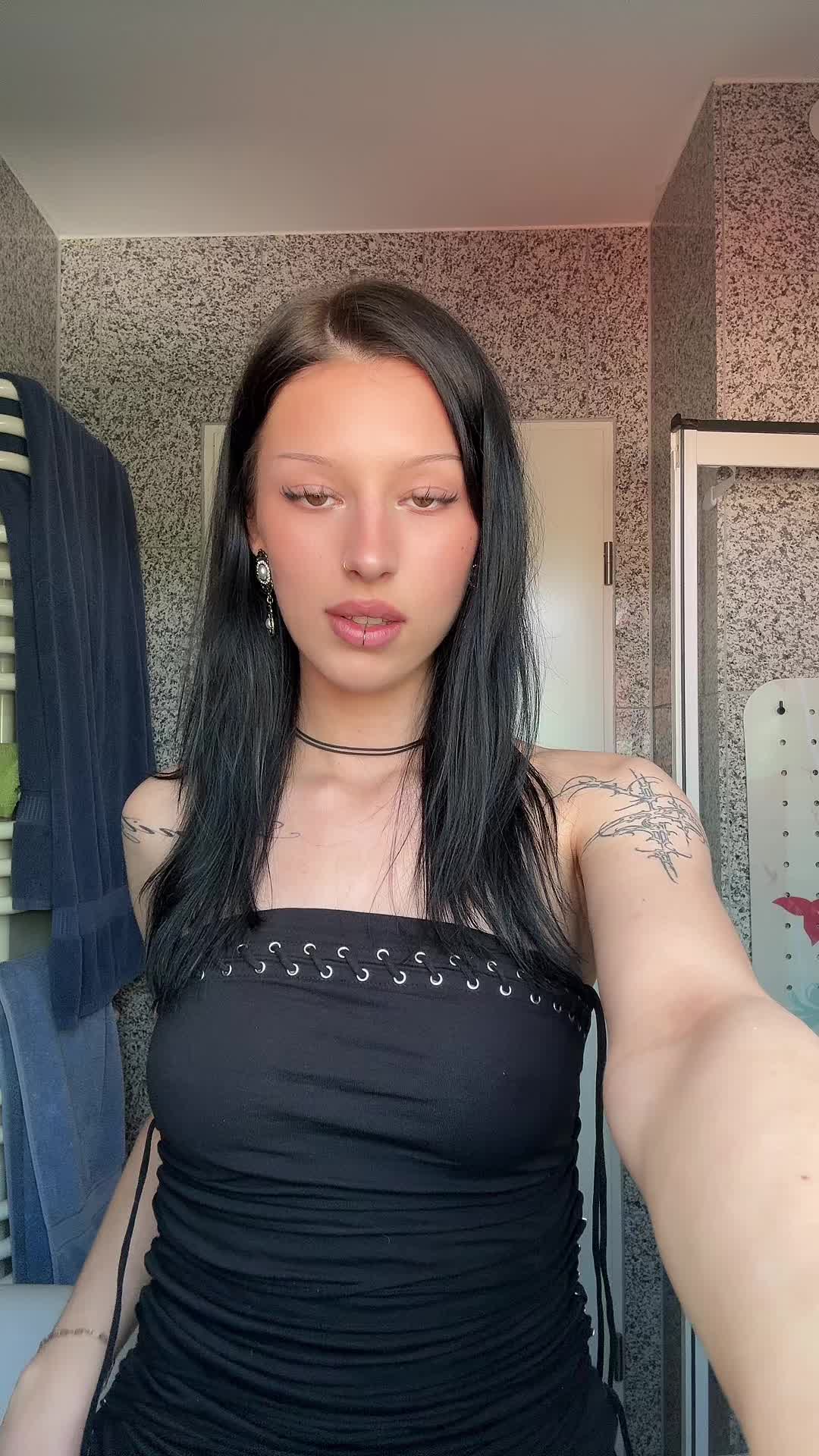 @ann-j&ugrave;lie