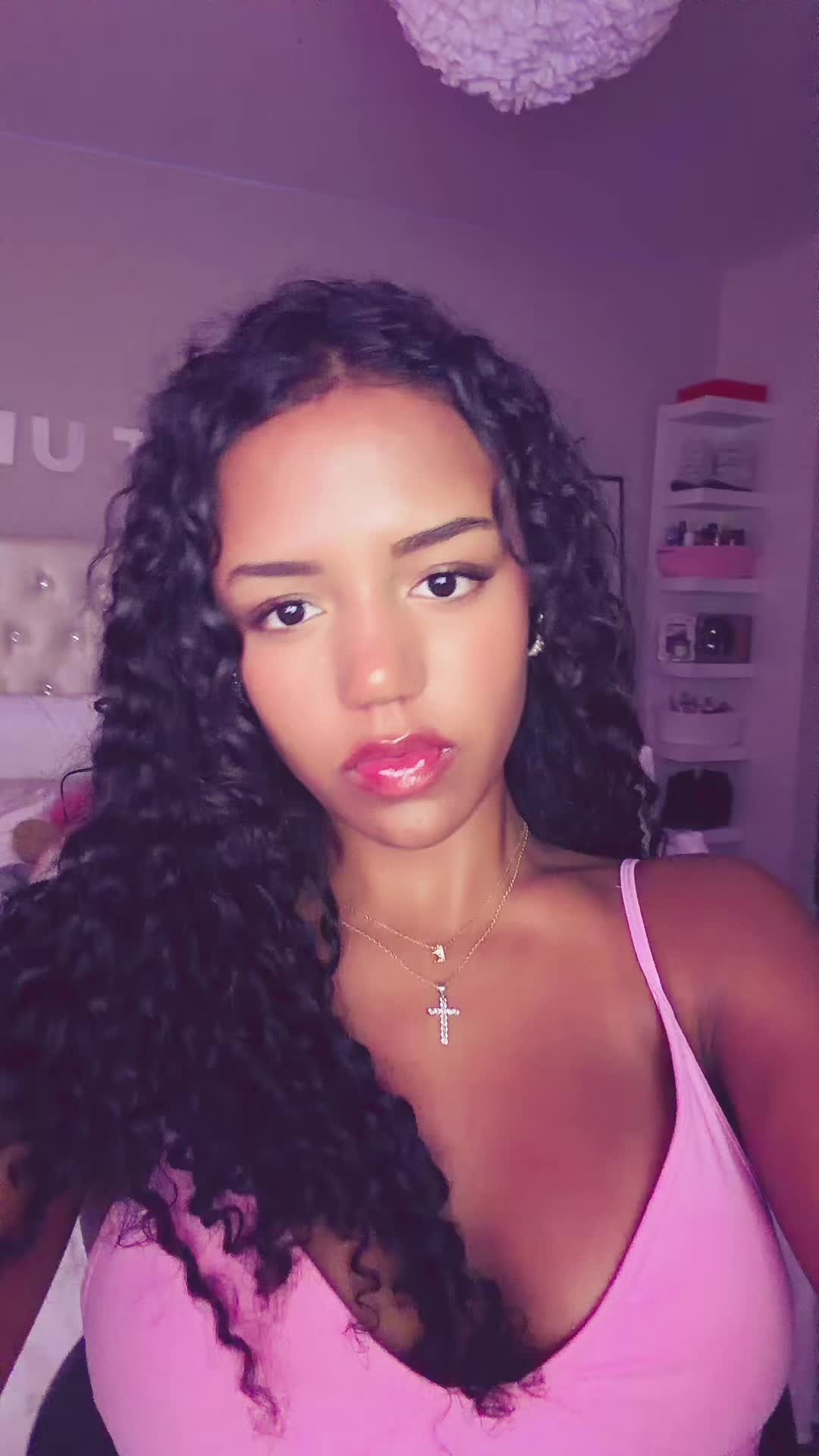 @watchmejanaenae_