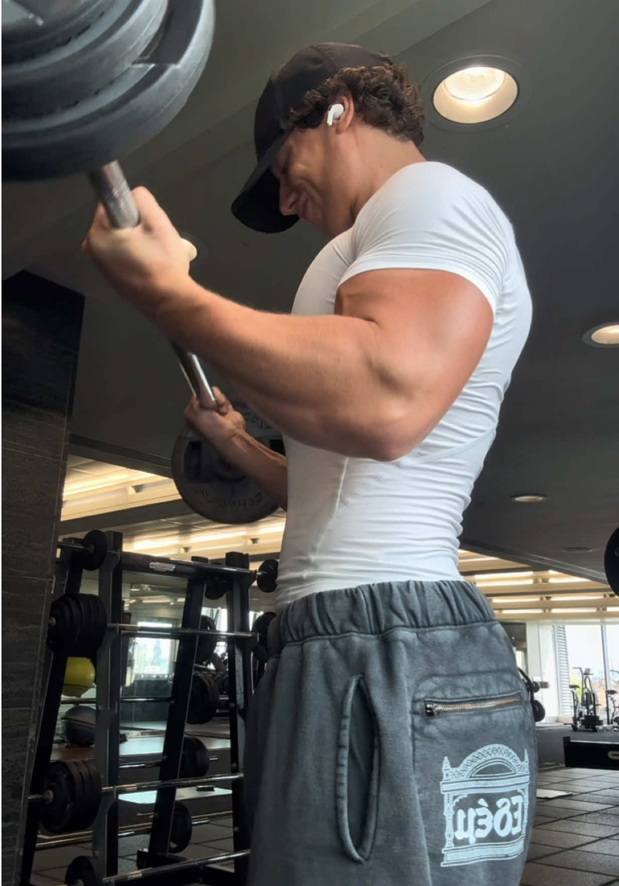 @itsvlett