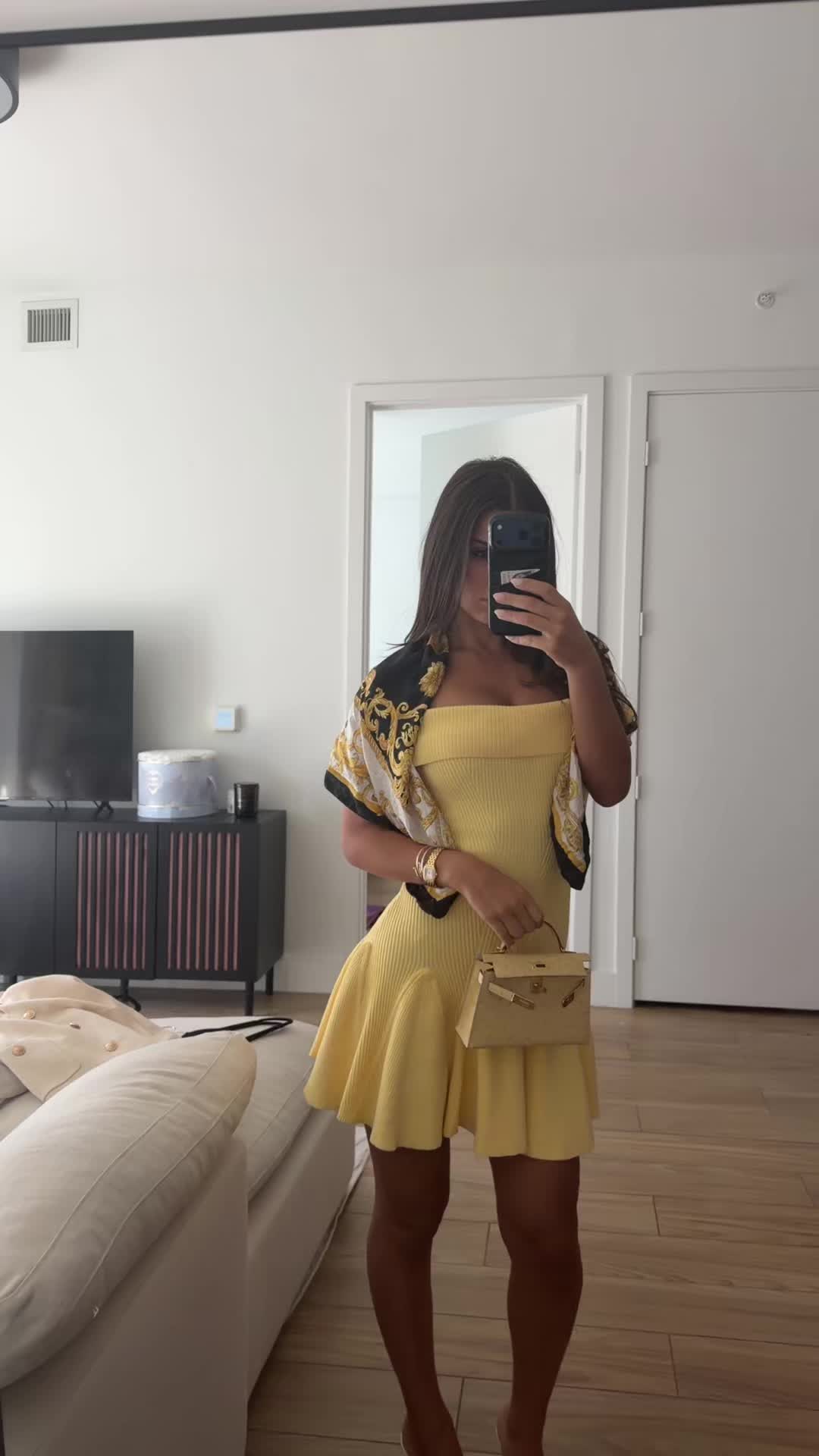 @caitlinstrez