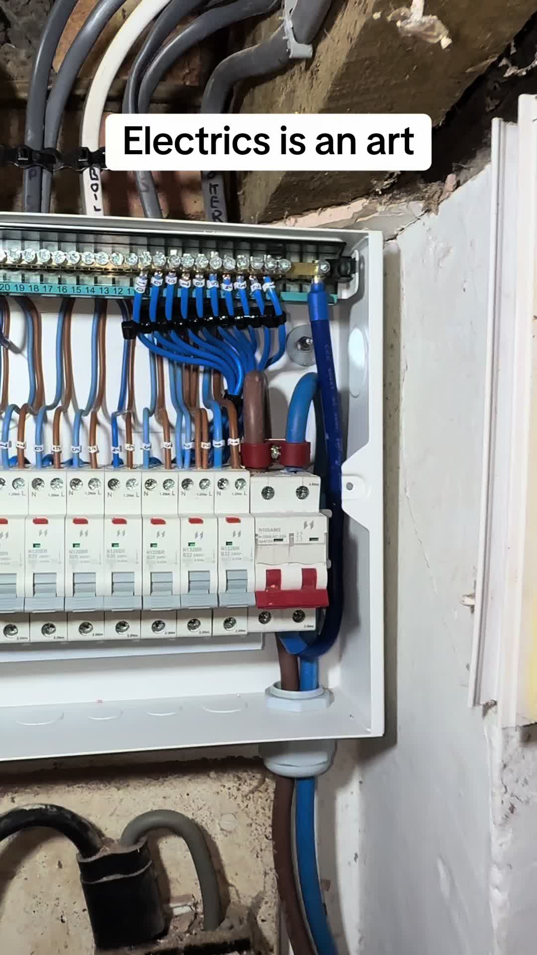 @JIMBO THE ELECTRICIAN
