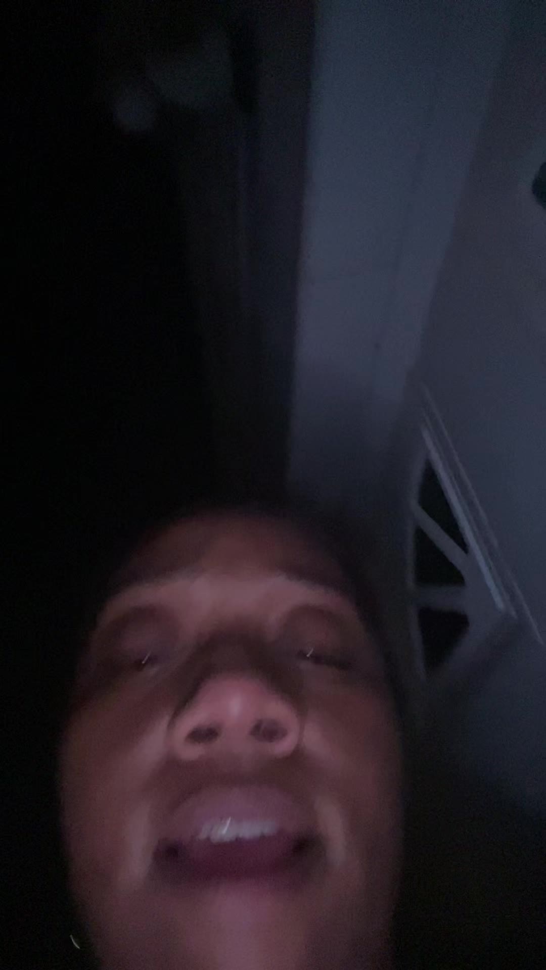@Dee_nuggss