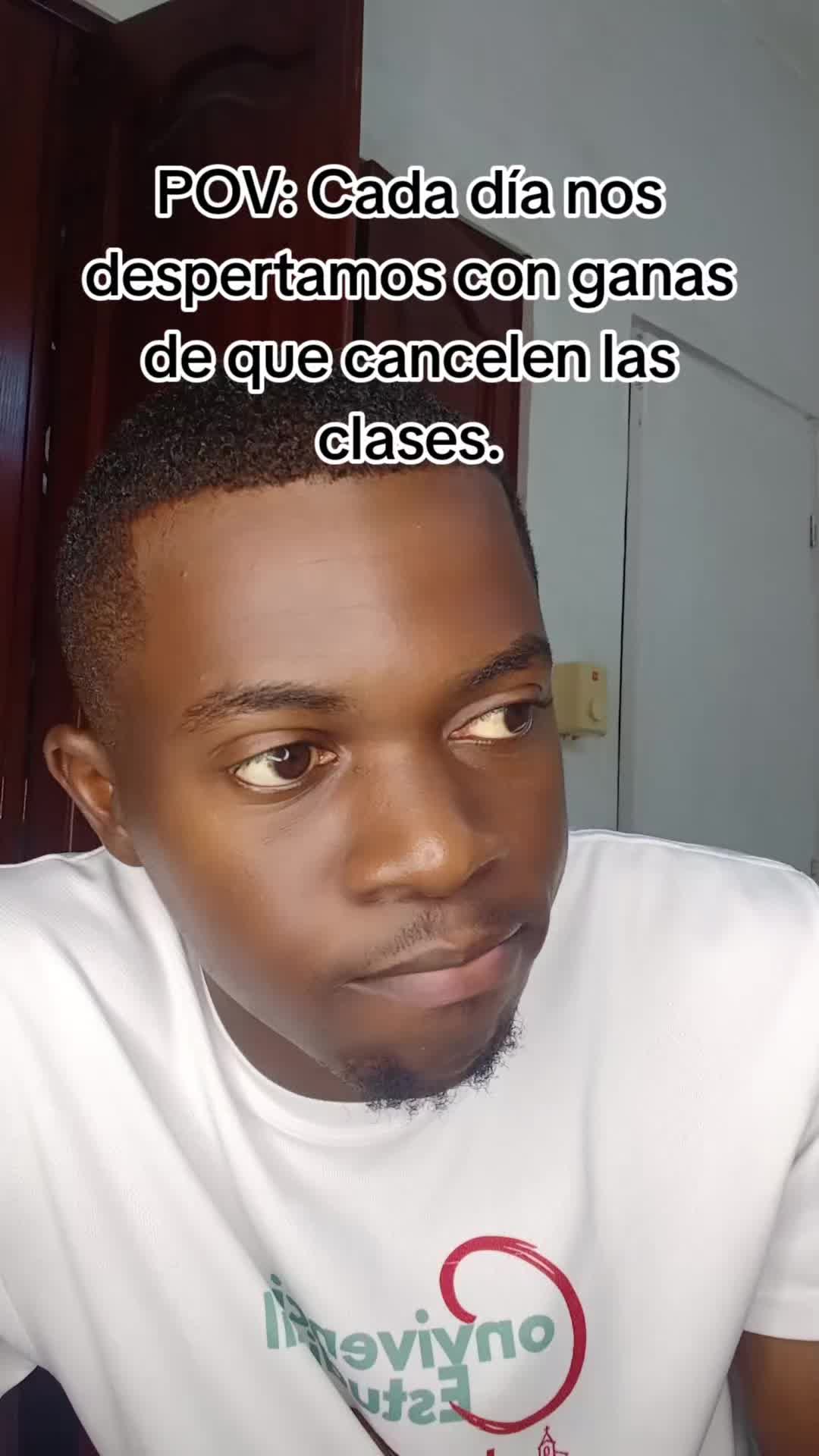@unprofeconaura 😎