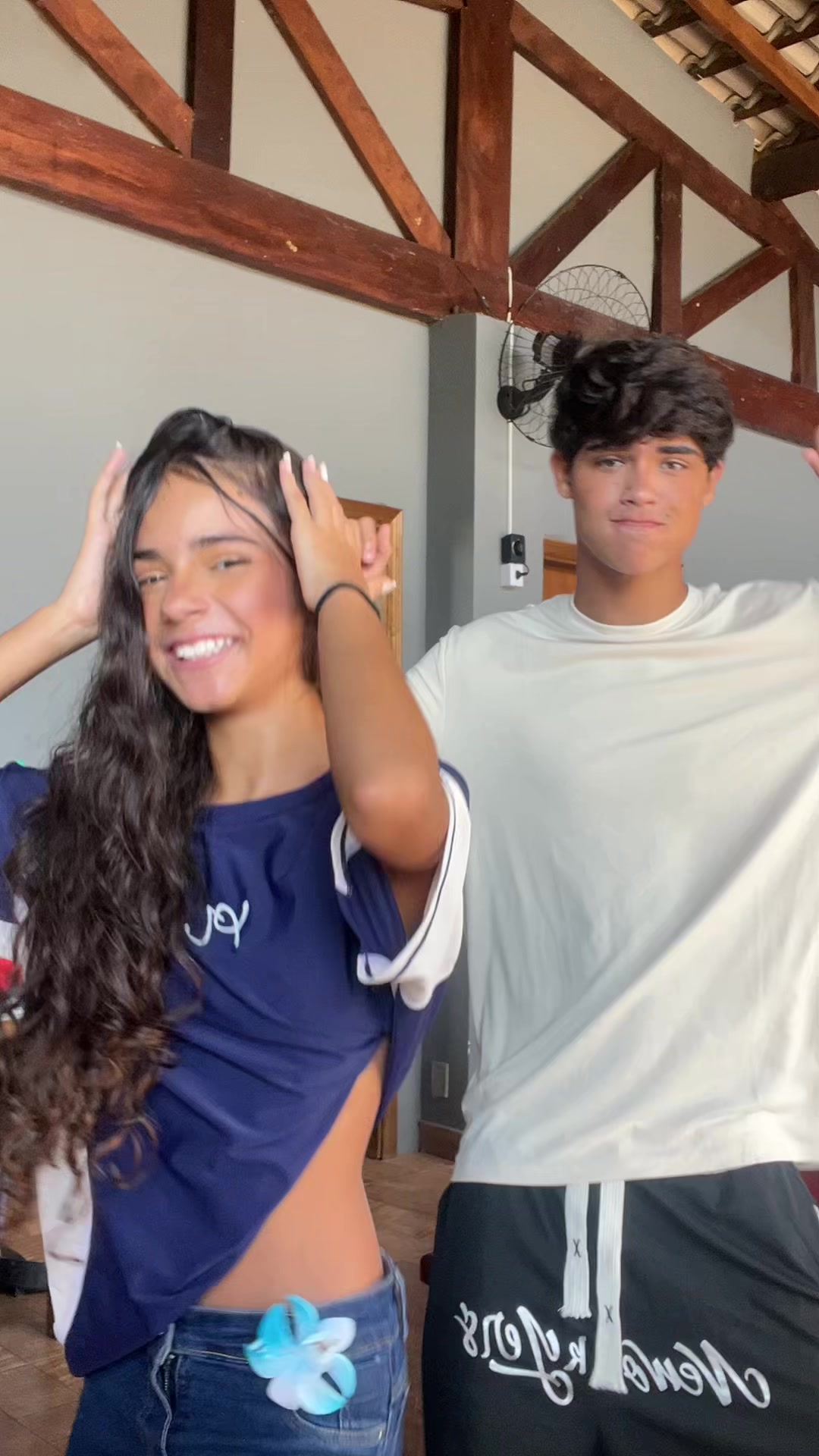 @larafamiliamadrona