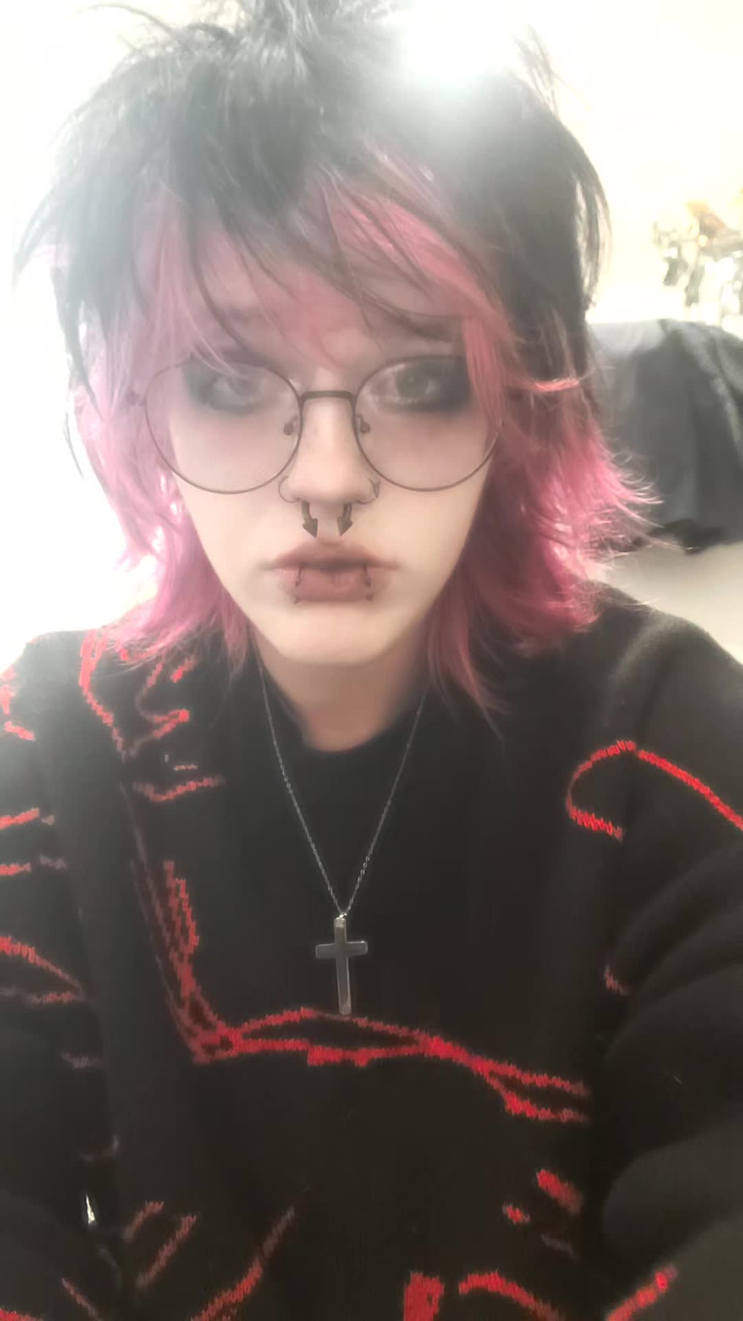 @💜Aaron🖤(he/him)