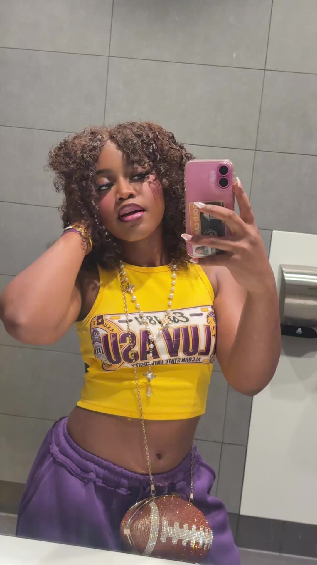 @Amelia Sacarí