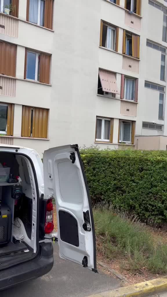 @LAVAGE-LUXE A DOMICILE