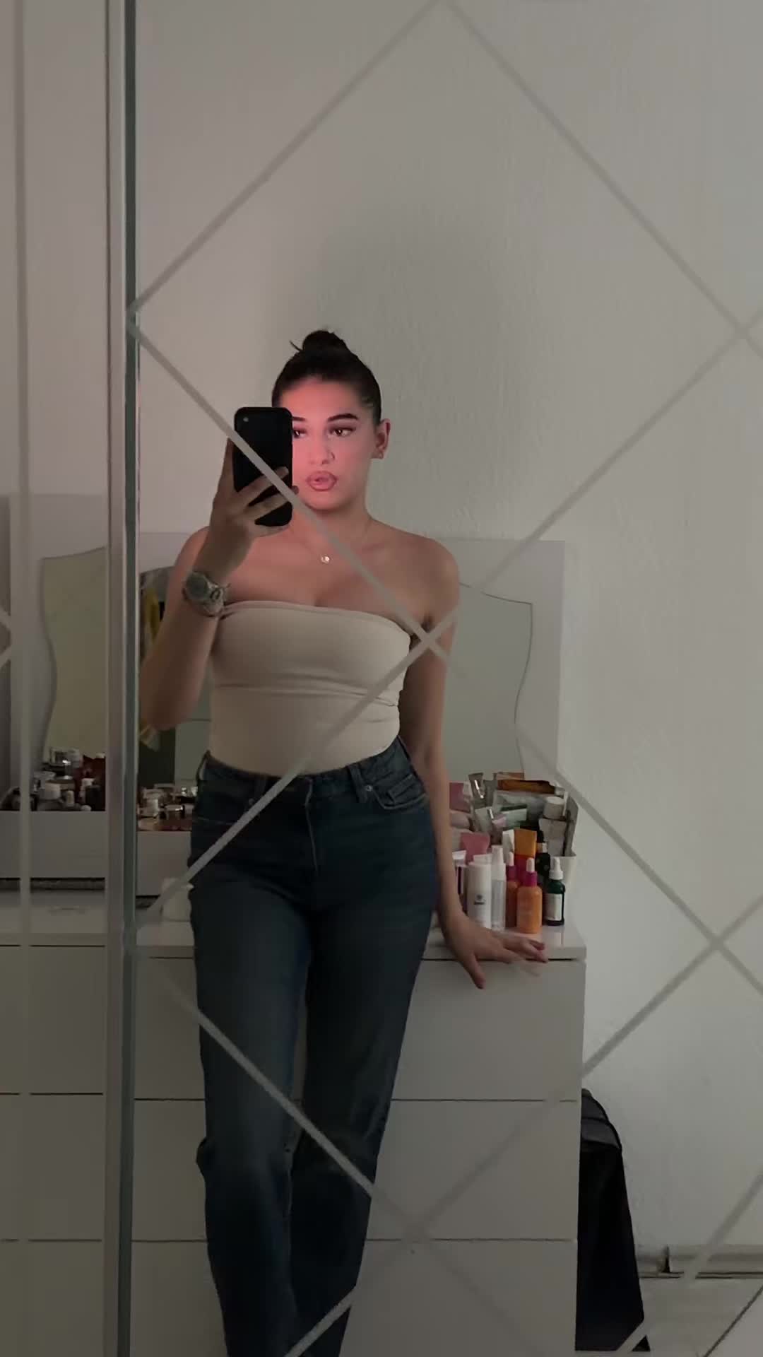 @𝑀𝑒𝓇𝑜𝓉𝒾𝓃𝒶