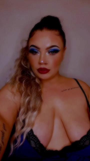 @Michaela (STAHM)💕☪️