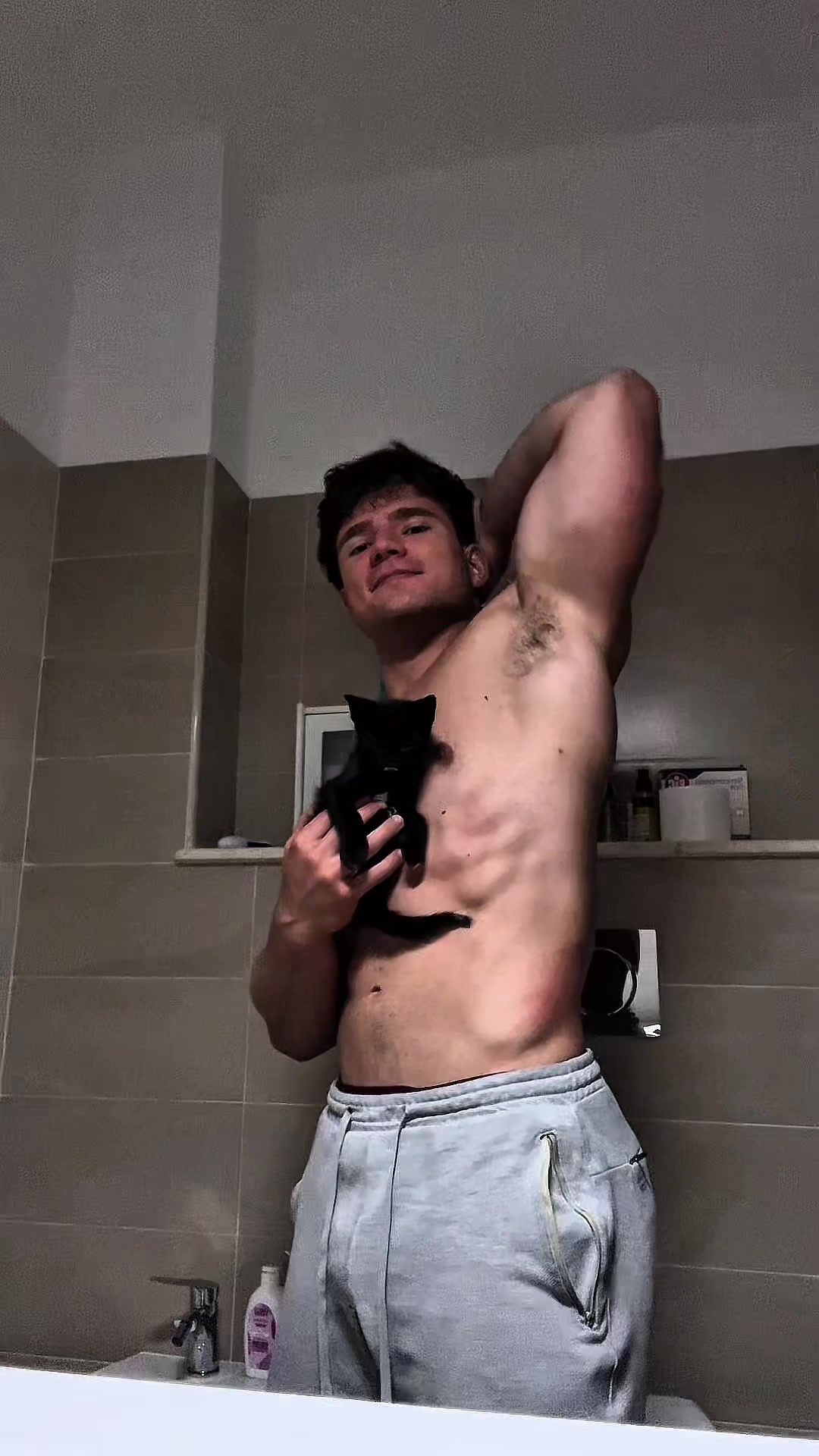@simoù