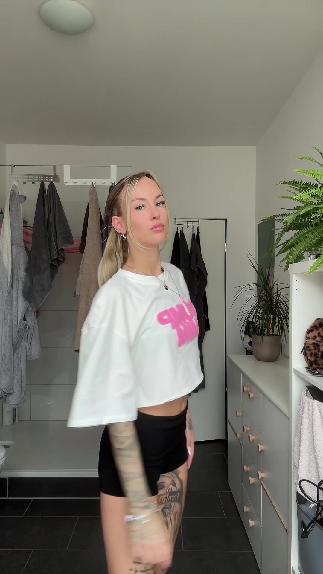 @Leonie