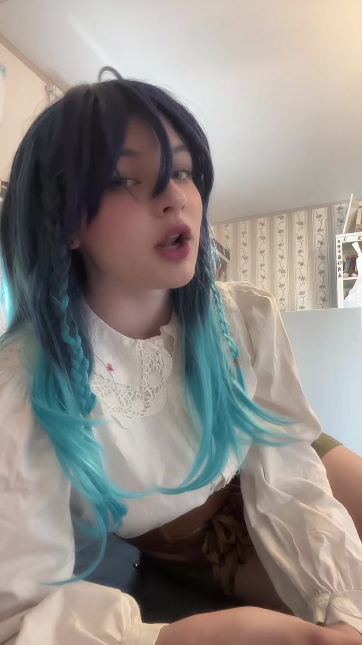 @emmaxcos_