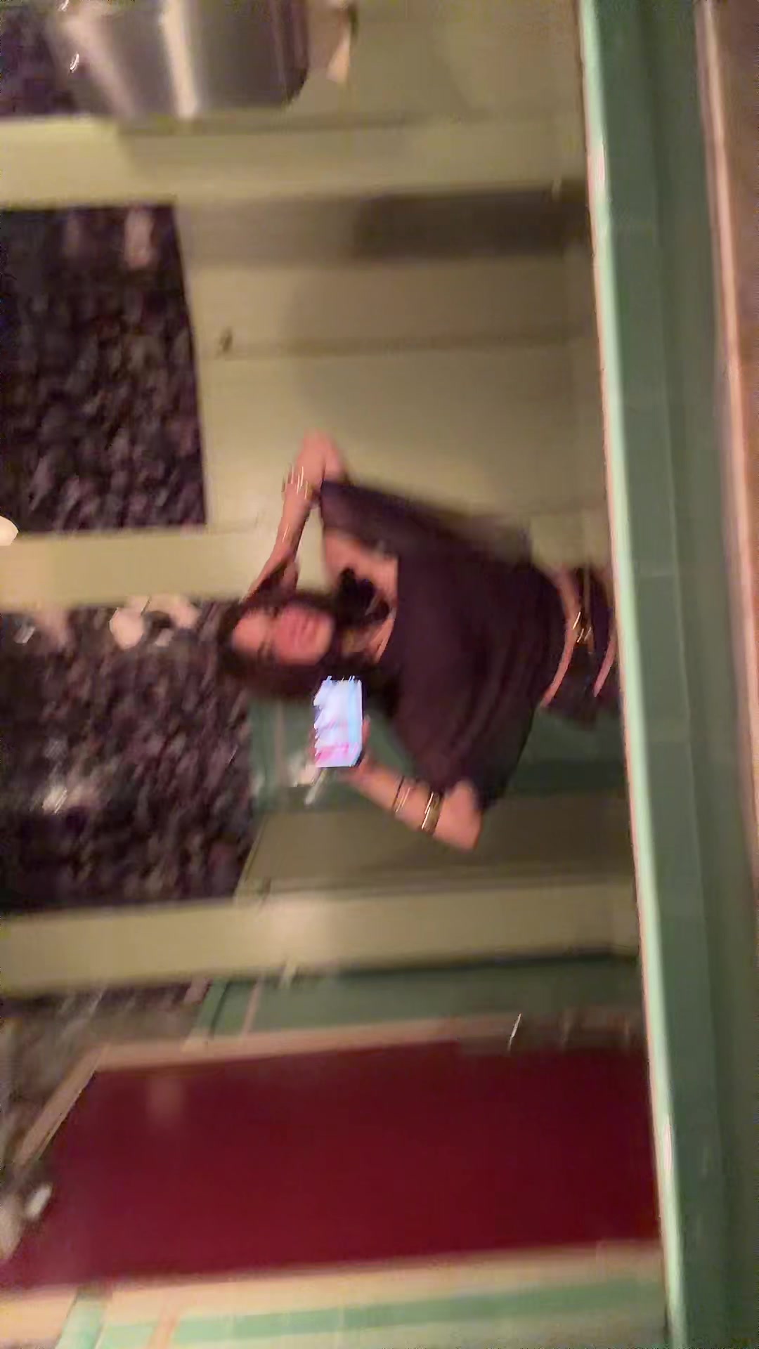 @agneezer_scrooge