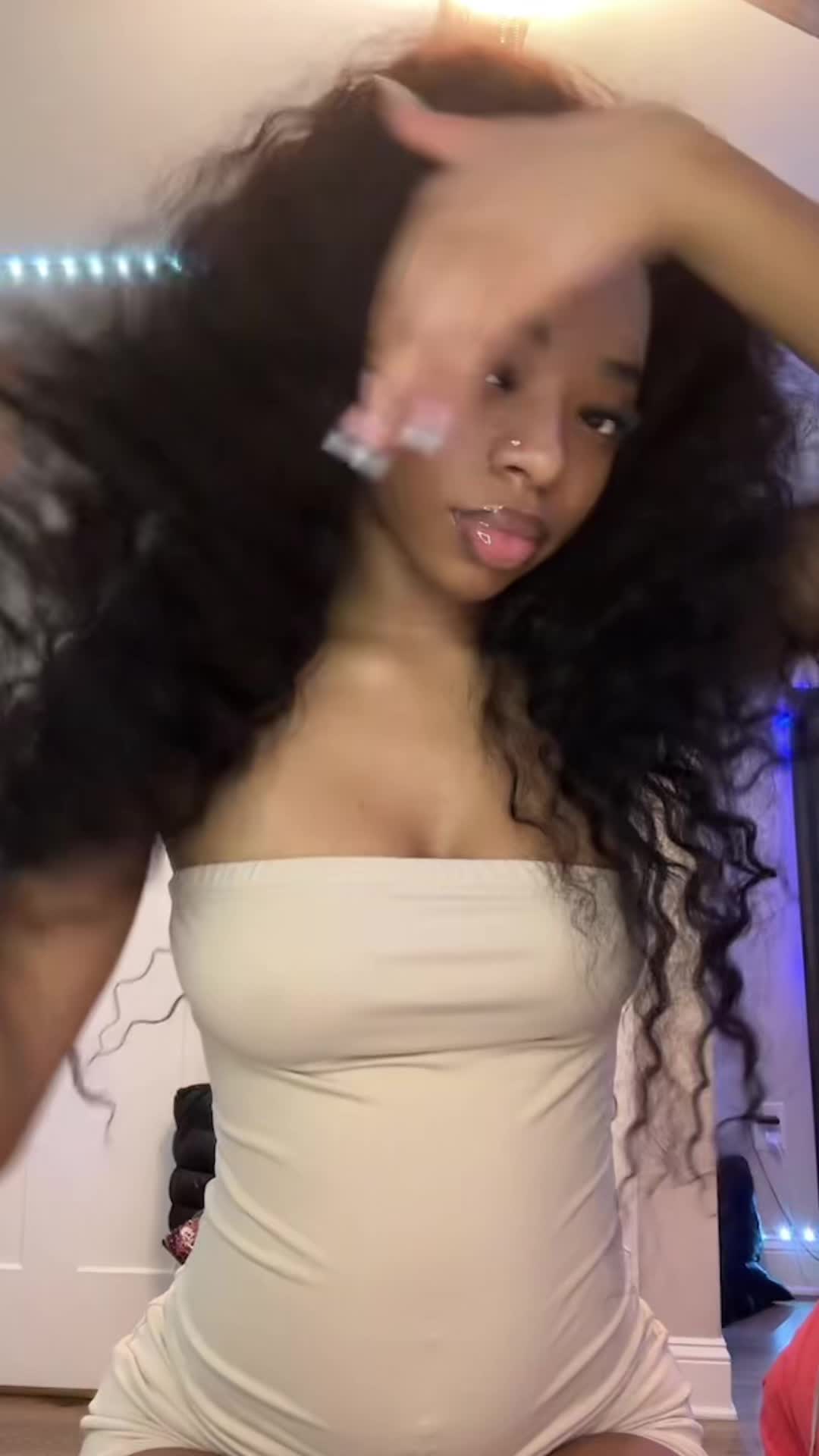 @︎