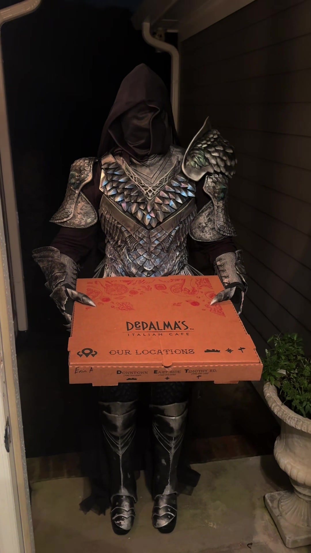 @tphantomcosplay