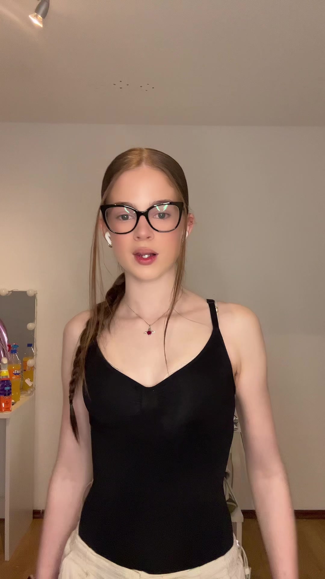 @𝓁𝒾𝓋𝒾 🎀
