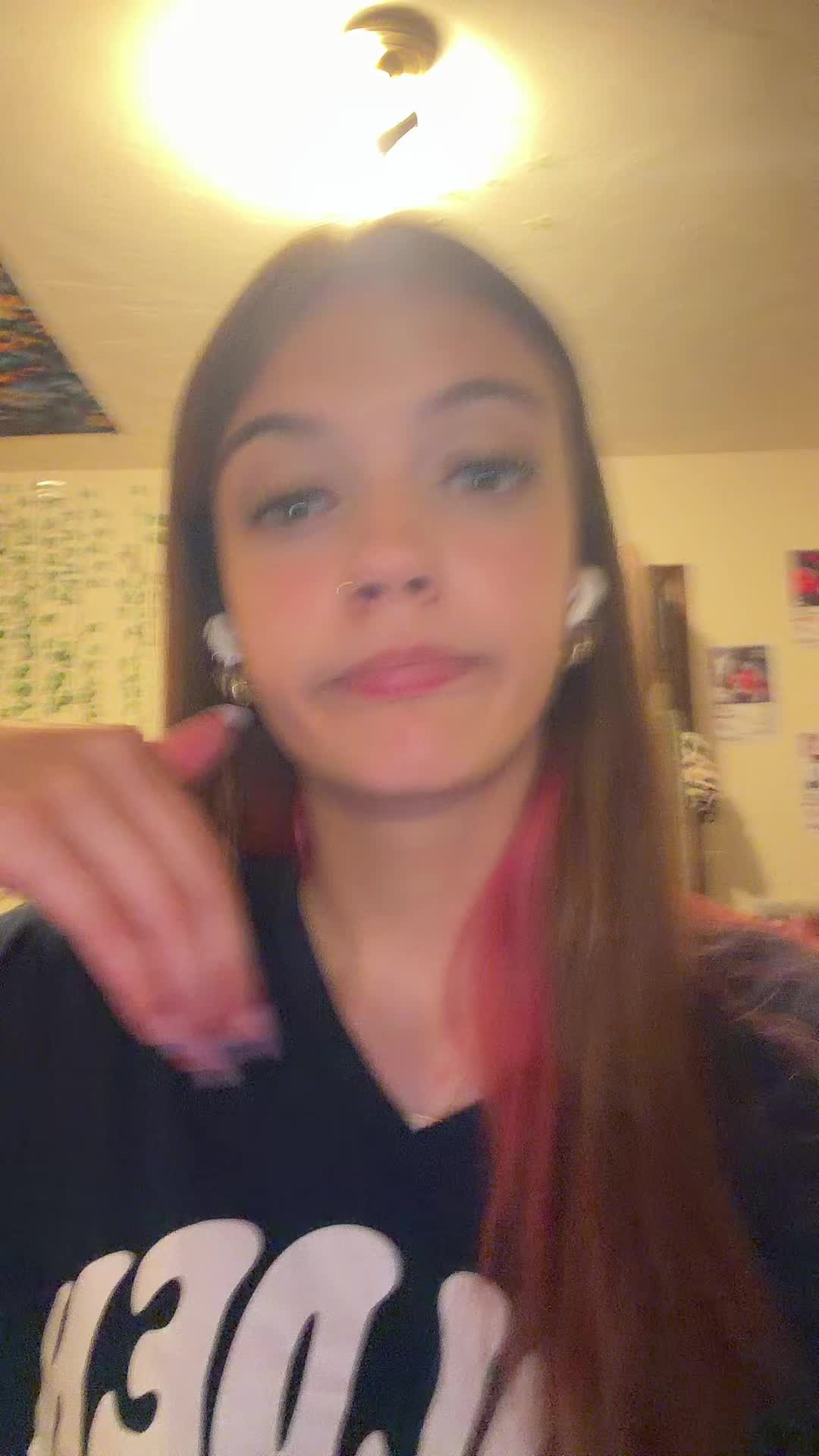 @🦄