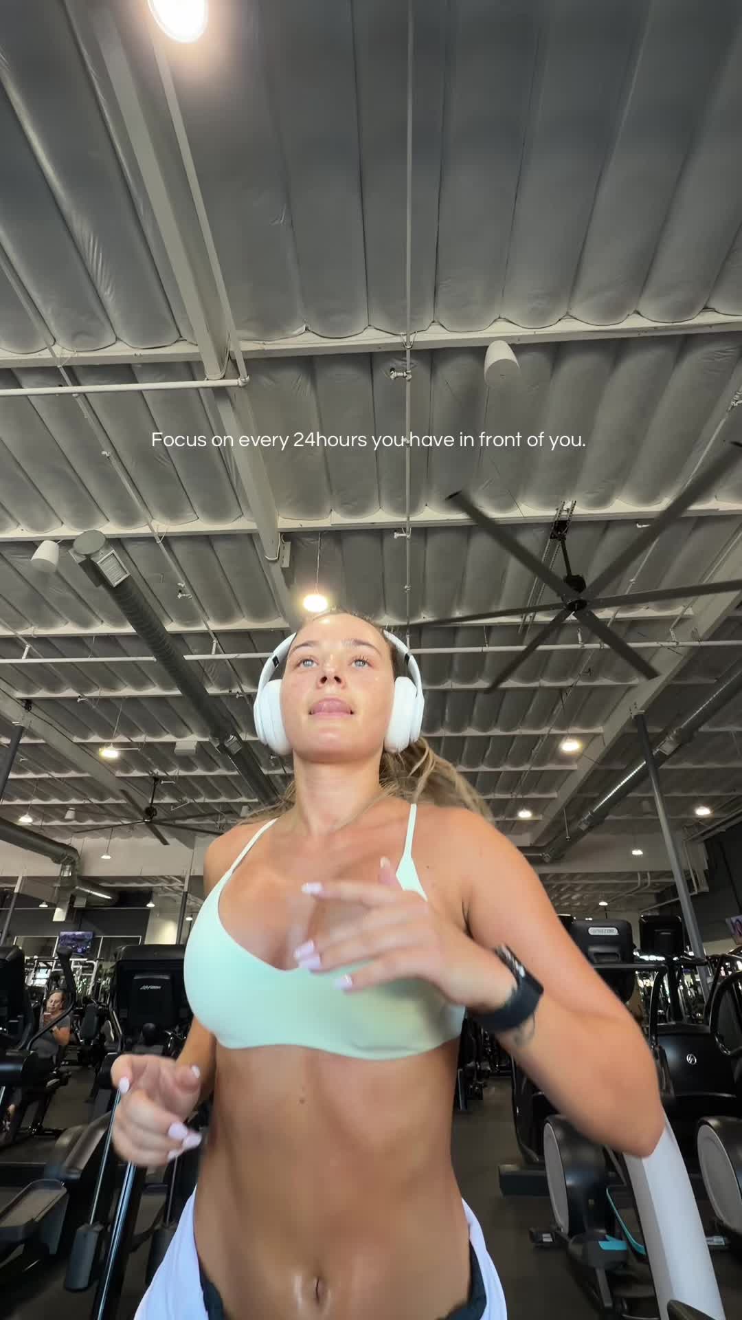 @Kellirosee