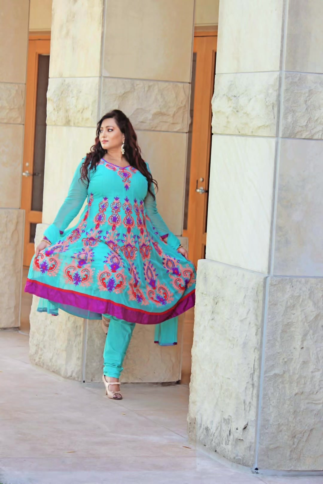 @AsliSona