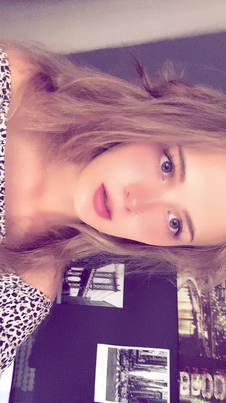 @Mona💫