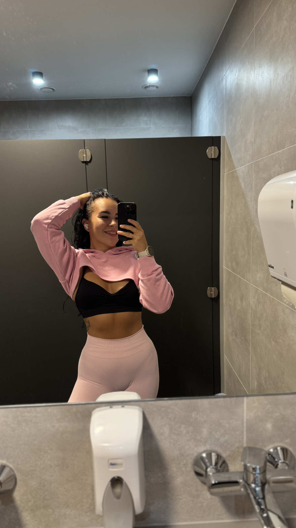 @o_nurse.xx // ig: niezgodna.xx
