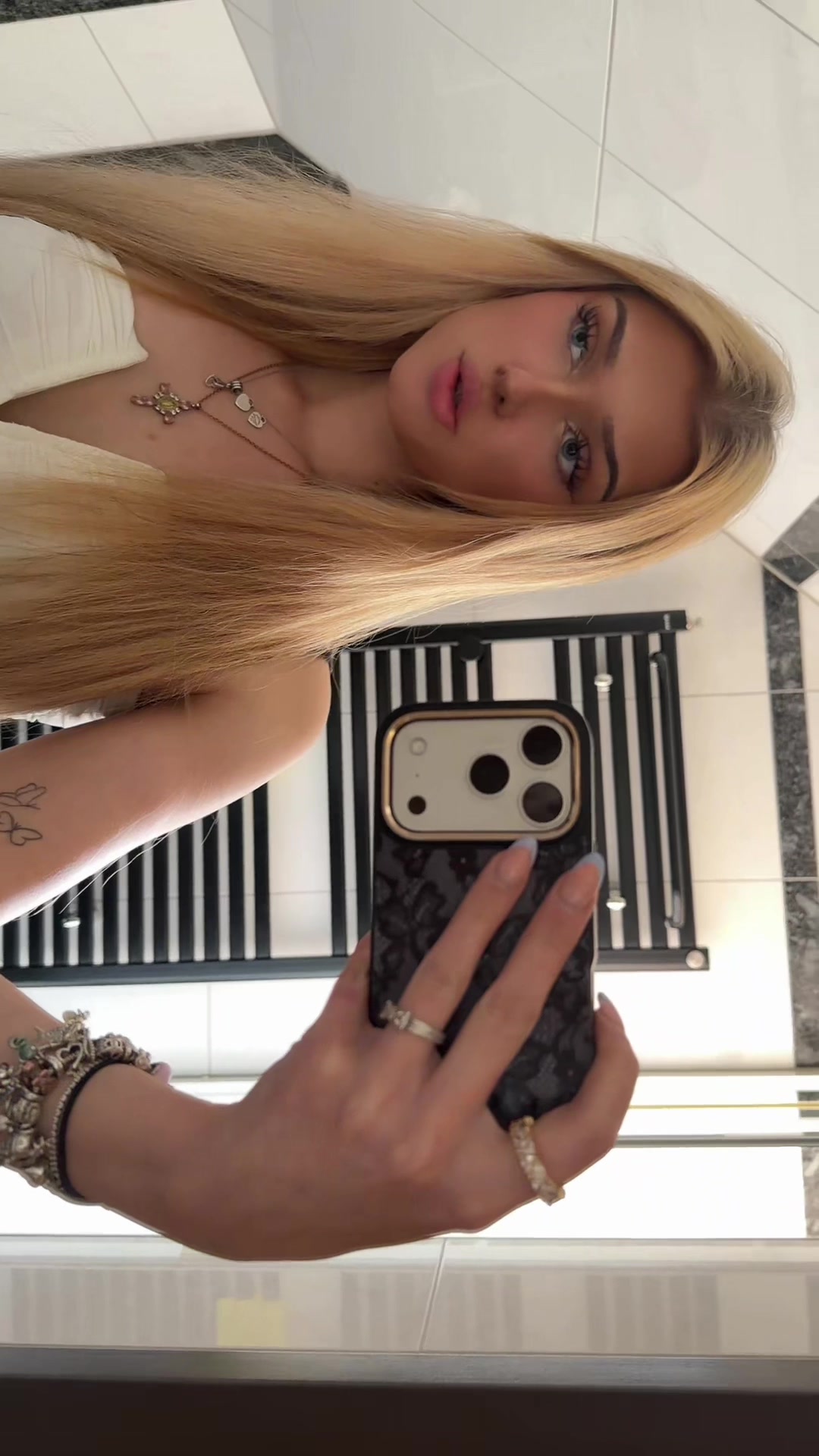 @๐๐๐ฅ๐ข๐ง๐