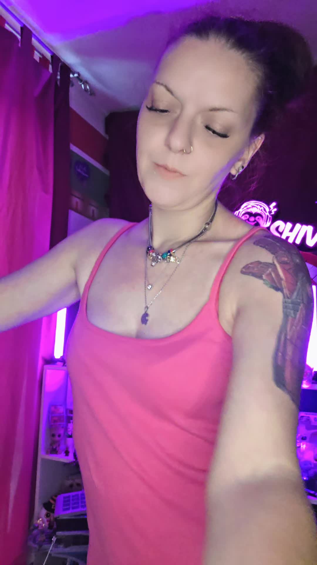 @Shiva_Faultier_Queen 🦥👑