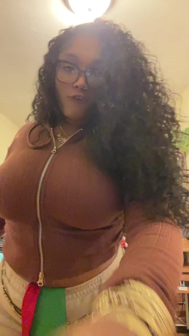 @Sheprettymoody