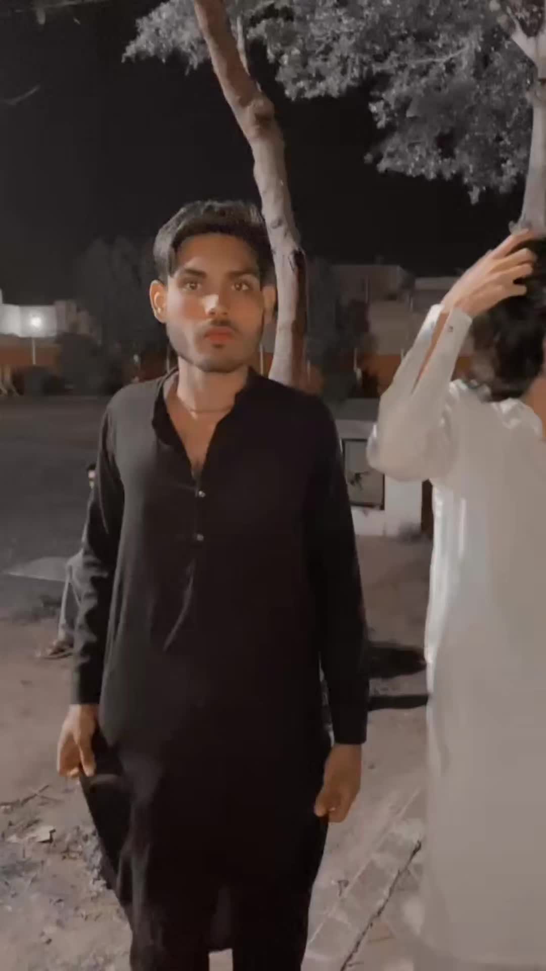 @@Ahmad ka yar hu ma bas 👑❣️