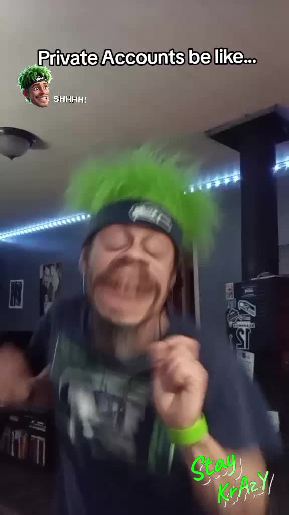 @🤪KrAzY🤪Mike C-Hawk💙💚