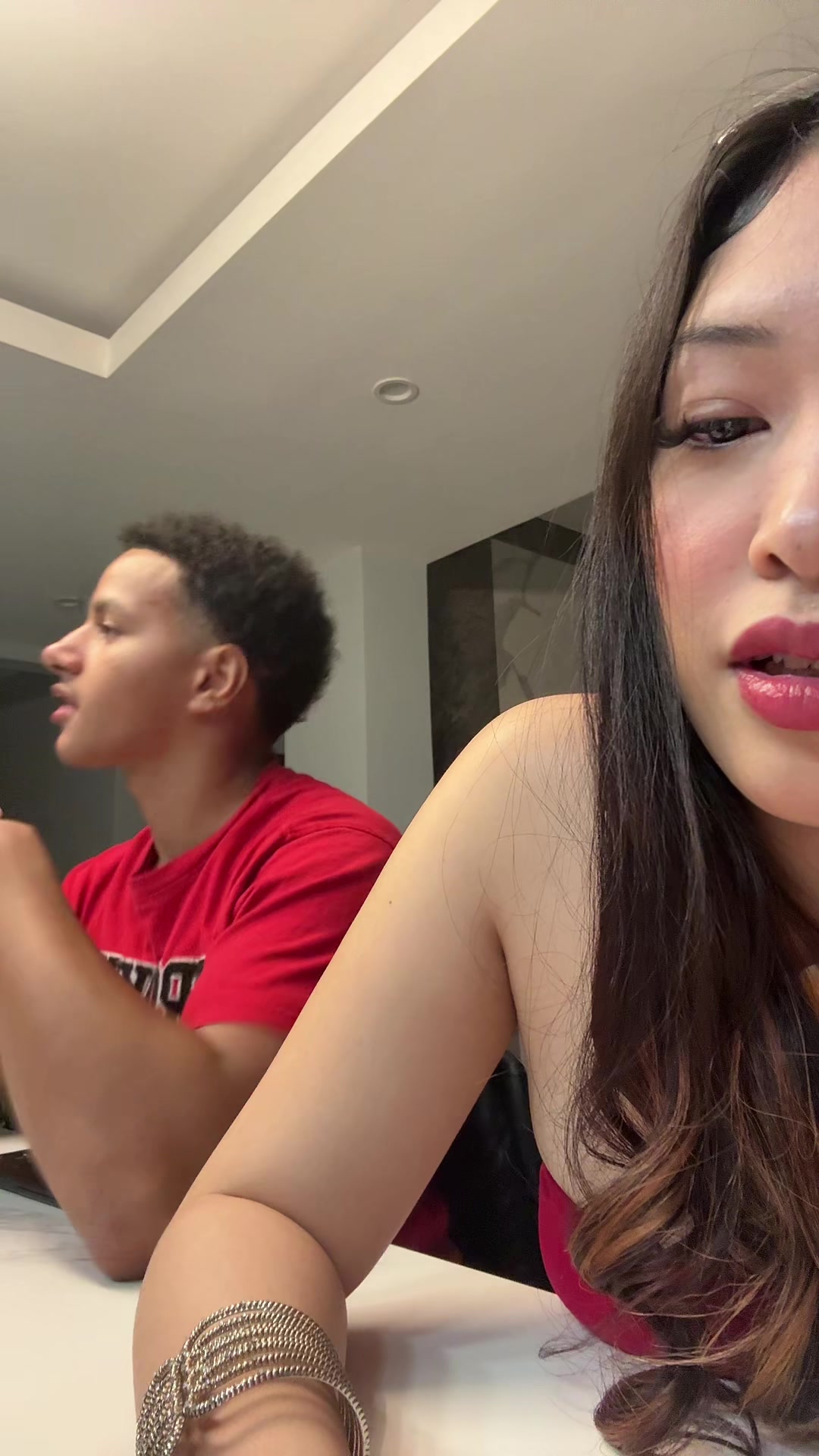 @🇬🇺
