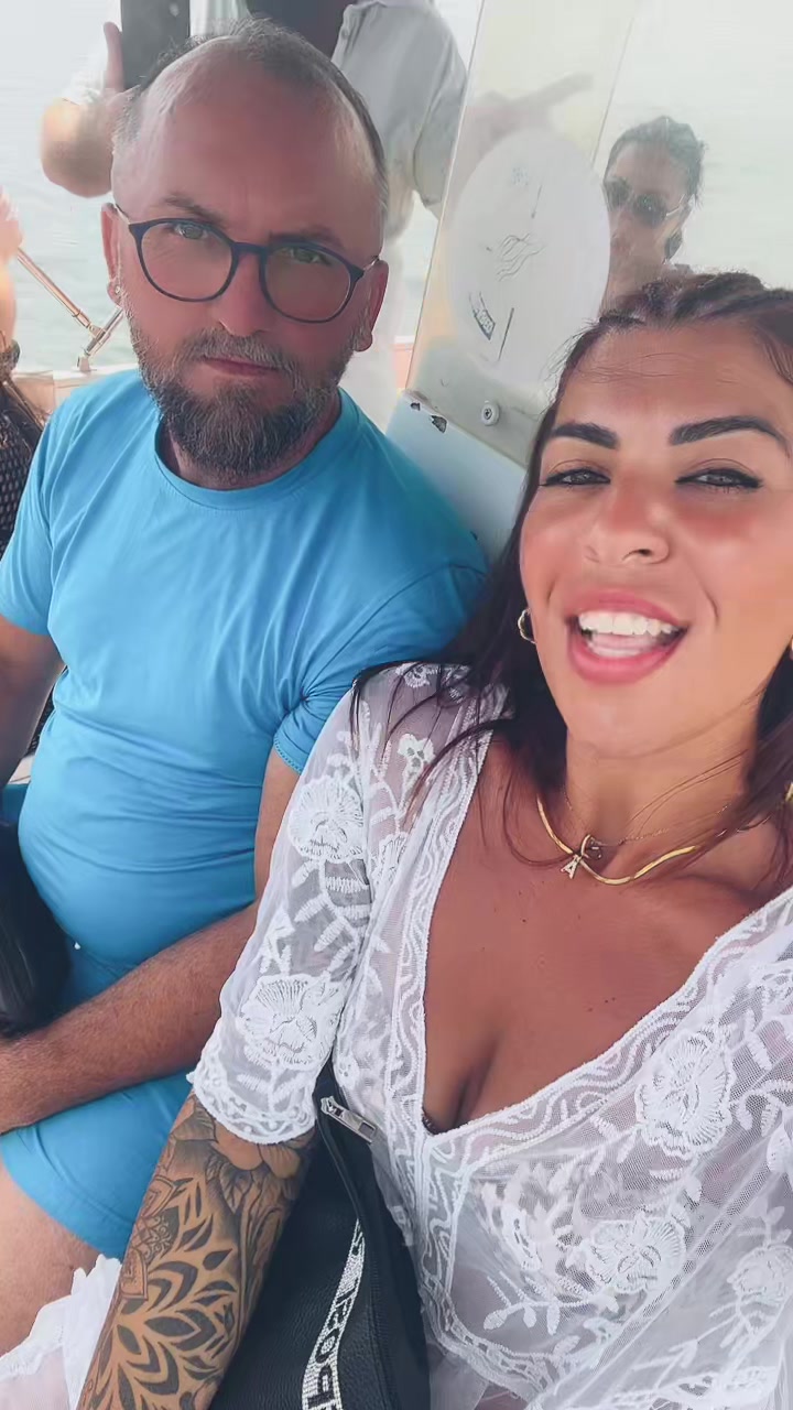 @Angela Correro